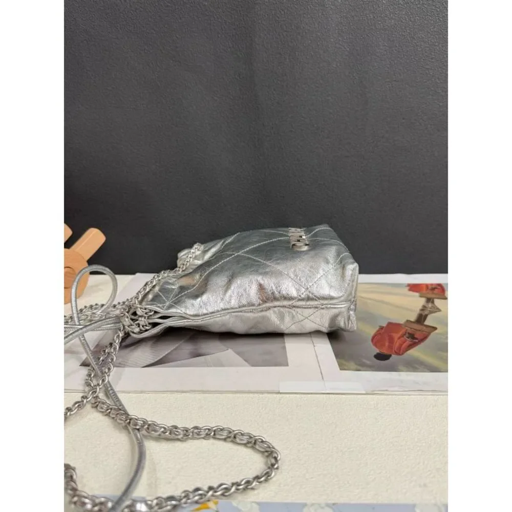 CHANEL brand color